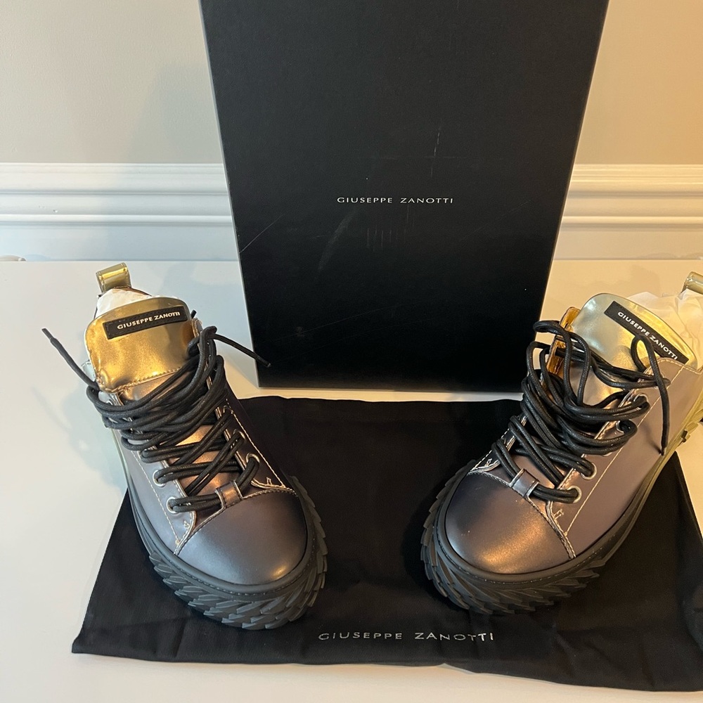 New with tags Giuseppe Zanotti sneakers size 40| originally $850.00.